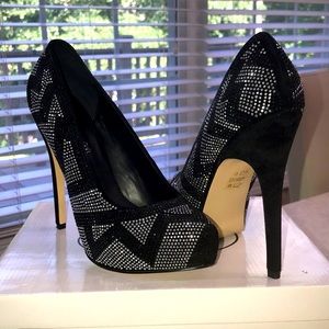 Black Aldo pumps